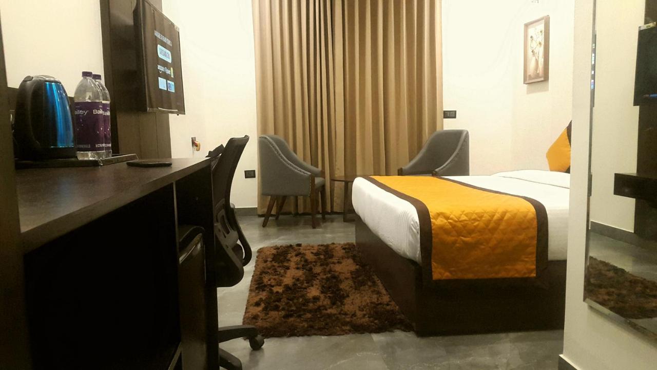 Hotel Aksh Inn Divisione di Divisione di Jaipur Esterno foto